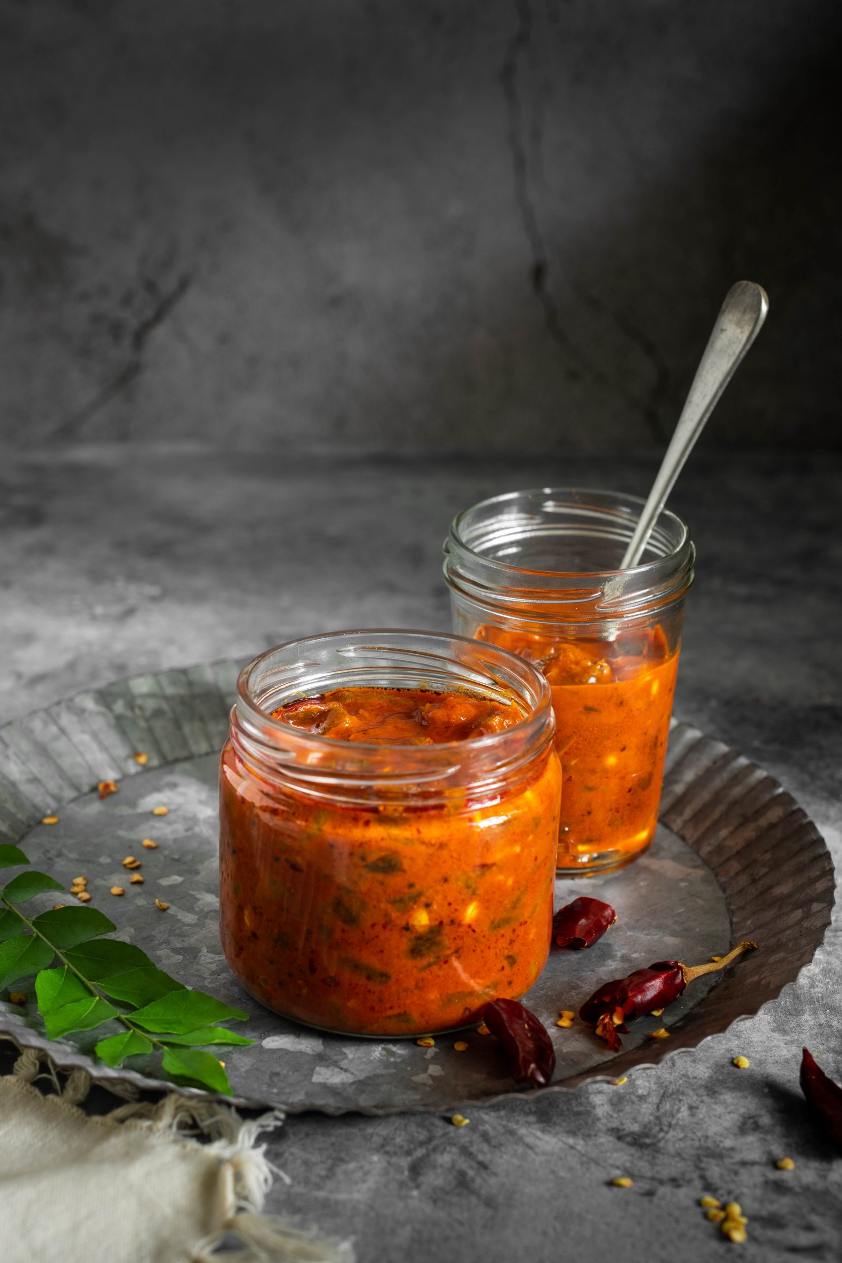 R2R Dried Irumpanpuli Pickle 125 Gm